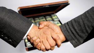 マネーフォワードの使い方を初心者向けに解説した記事は？