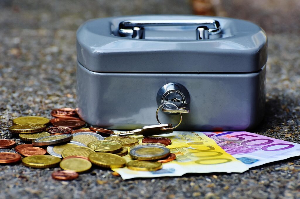 ズボラでもできる貯金生活のコツは？